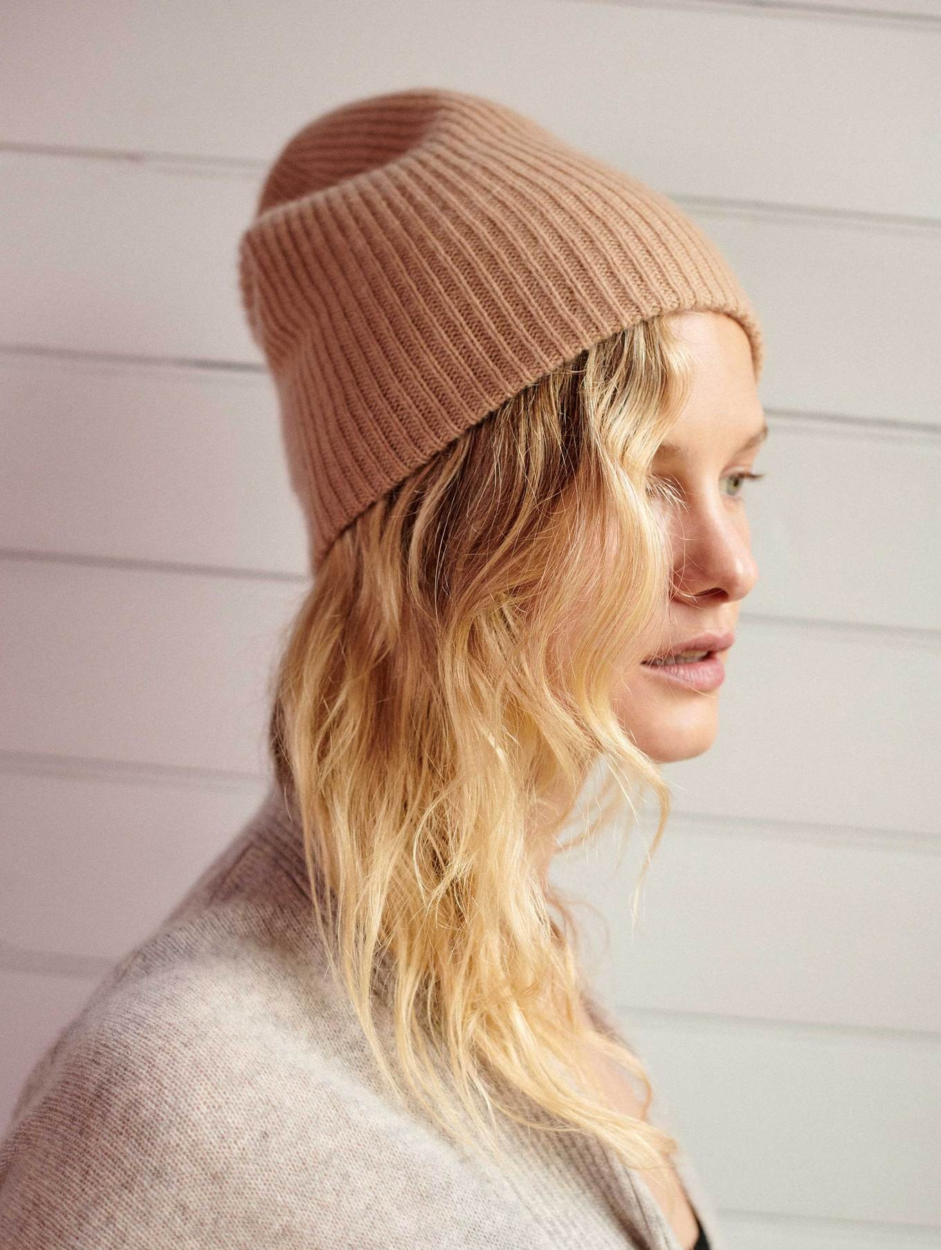 Cashmere Plush Rib Beanie | White and Warren