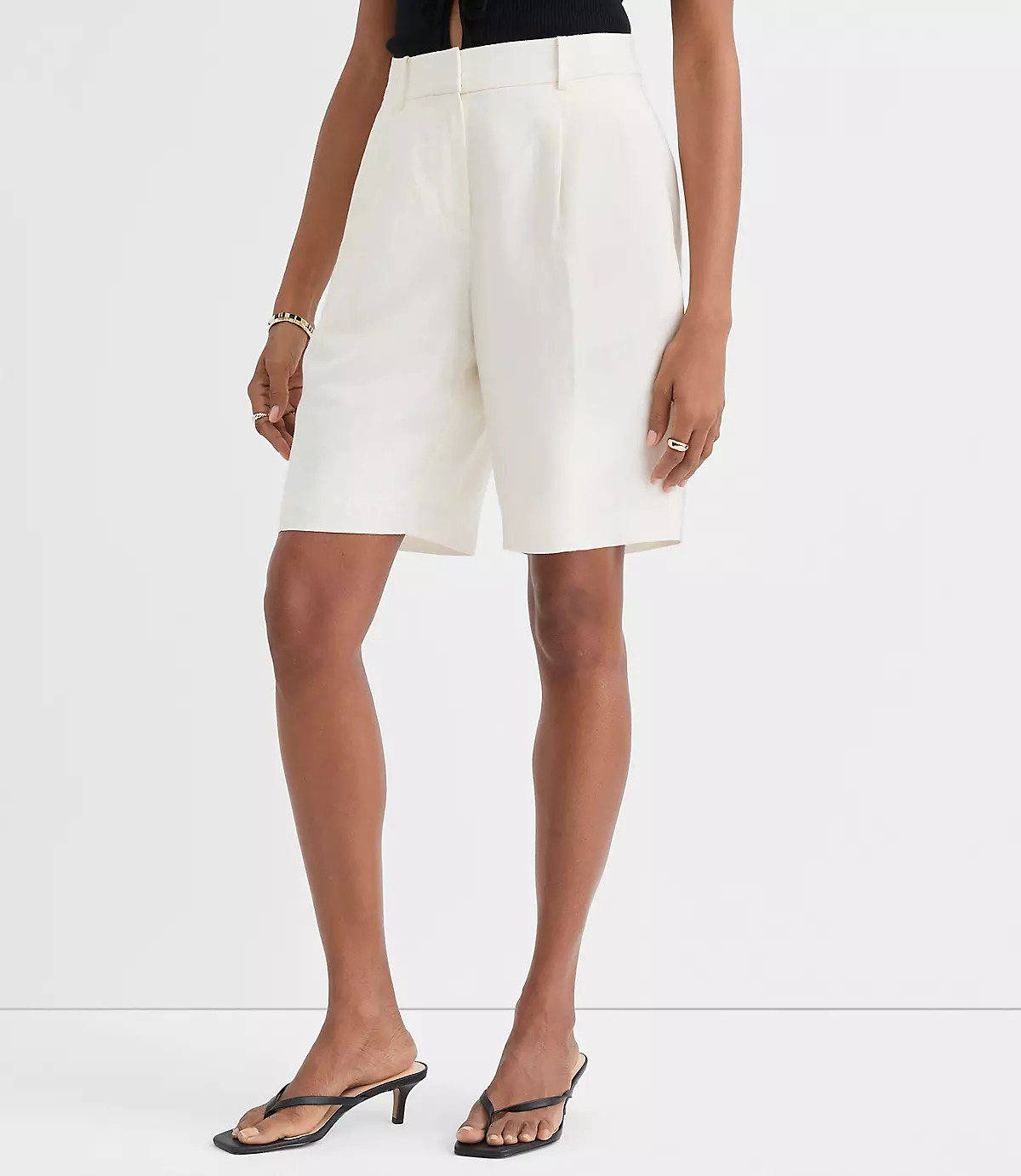 Bermuda Shorts in Linen Blend | LOFT