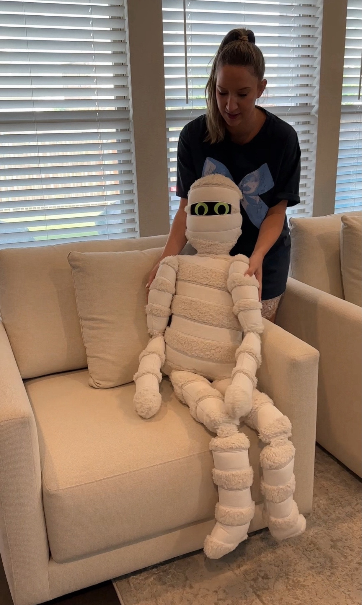 So obsessed with this mummy!!! 

Seasonal fall autumn Halloween spooky tj maxx holiday parties home pillow 

#LTKSeasonal #LTKFindsUnder100 #LTKHome