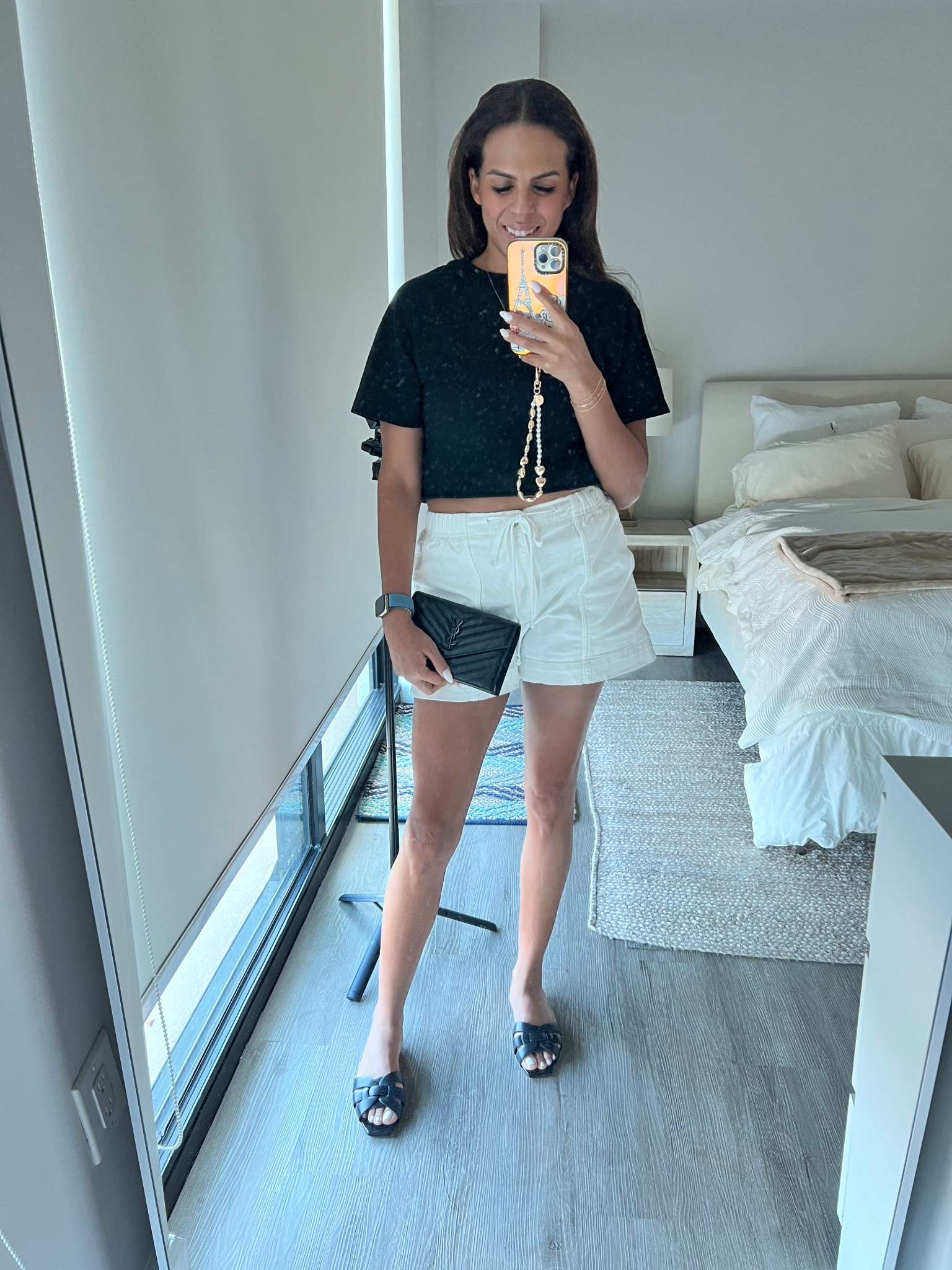 Black and white casual to run errands

#LTKShoeCrush #LTKStyleTip #LTKOver40