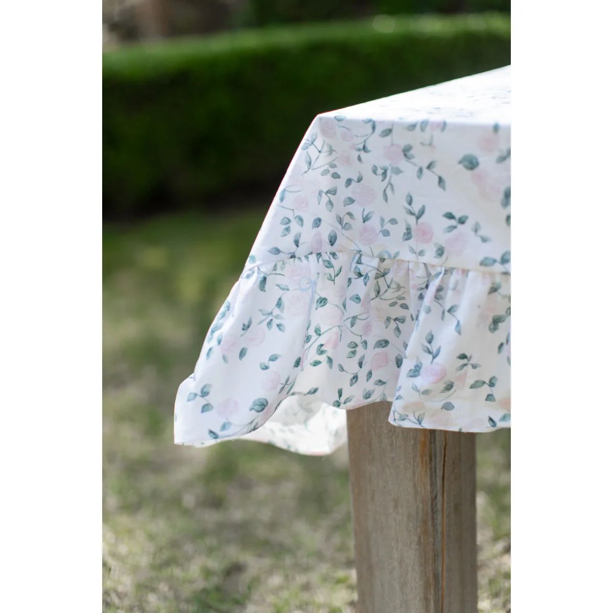 Rose Trellis Skirted Tablecloth | Bows & Blue