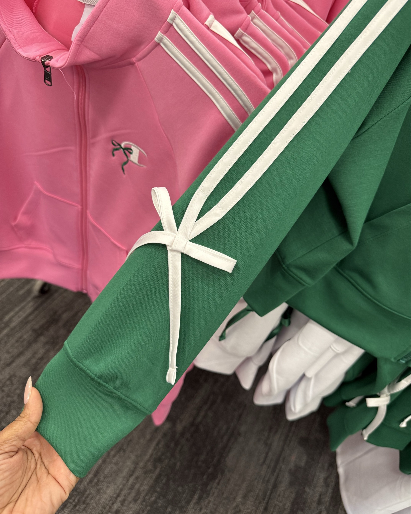 For the girls who love🩷💚

#LTKgrwm #LTKActive #LTKMidsize