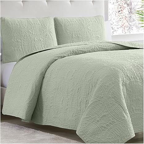 Mellanni Bedspread Coverlet Set - Bedding Cover with Shams - Ultrasonic Quilting Technology - 3 P... | Amazon (US)