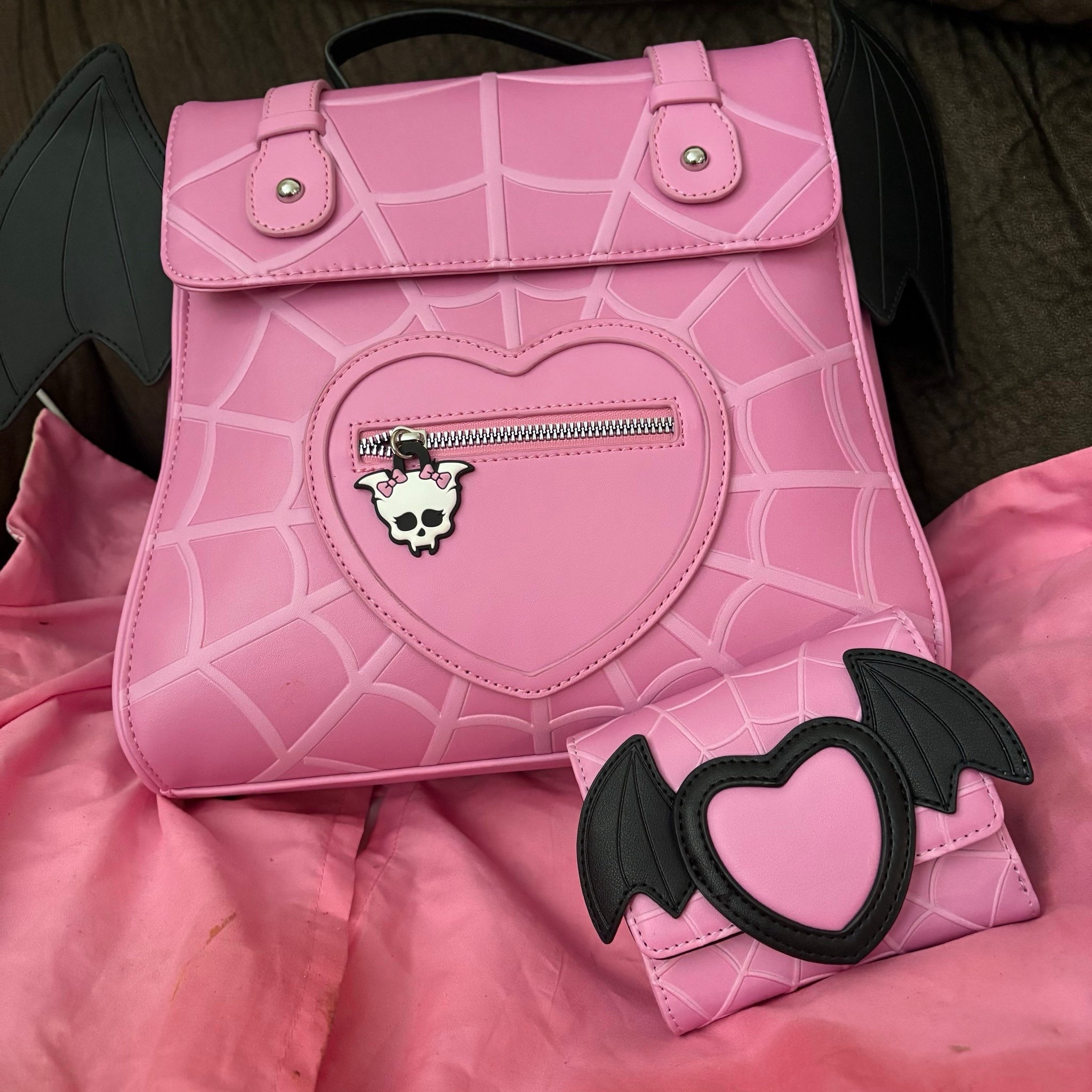 OMG I am in love with my New Purse and Wallet… So Cutee

#LTKItBag