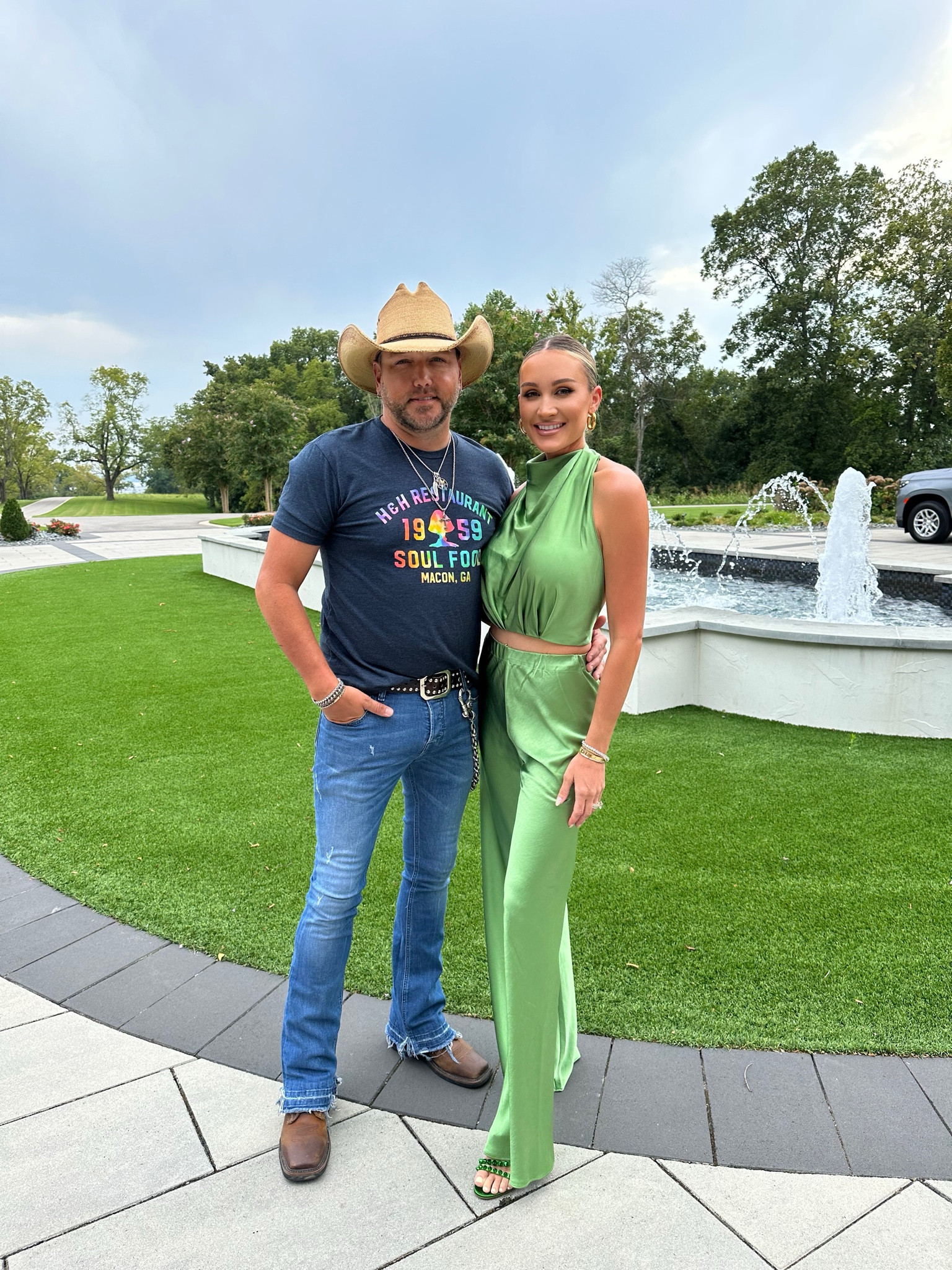 A night full of fun in Nashville! This set is so comfortable and chic. It’s Cult Gaia and comes in several colors! 

set l outfit set l summer set l pants set l green set l outfit inspo