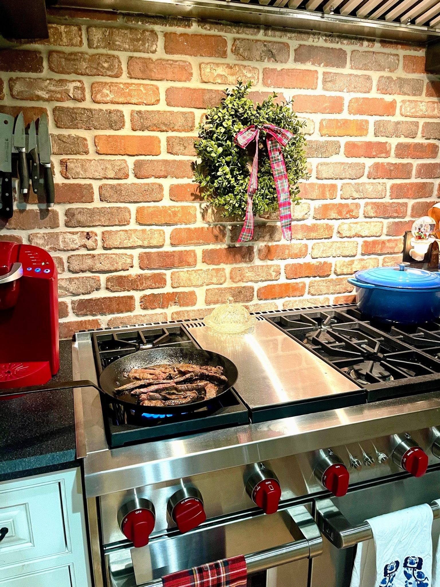 🎄 Christmas Kitchen Cooking Setup

Bring the coziest holiday vibes into your kitchen with timeless brick, classic boxwood greenery, and everyday cooking essentials that feel festive without trying. I hung a simple boxwood wreath above the stove and tied it with a plaid ribbon for an instant Christmas pop 🎀 — so easy and so cute! My cast-iron skillet and blue enameled Dutch oven are two of my most-used pieces year-round, and I added a chinoiserie towel + plaid kitchen towel for those subtle holiday layers I love. This setup feels warm, welcoming, and totally functional while I’m cooking dinner for the family.

✨ Linked everything for easy holiday hosting, kitchen decorating, and gifting!

⸻

christmas kitchen decor, holiday kitchen ideas, christmas boxwood wreath, plaid ribbon decor, cozy kitchen inspiration, christmas stovetop decor, holiday cooking essentials, cast iron skillet, blue dutch oven, chinoiserie kitchen towels, plaid kitchen towel, festive home decor, christmas home finds, amazon holiday finds, holiday wreath ideas, classic christmas style, traditional christmas kitchen, cozy holiday home, brick backsplash kitchen decor, holiday hosting essentials

#LTKHoliday #LTKfoodie #LTKHome