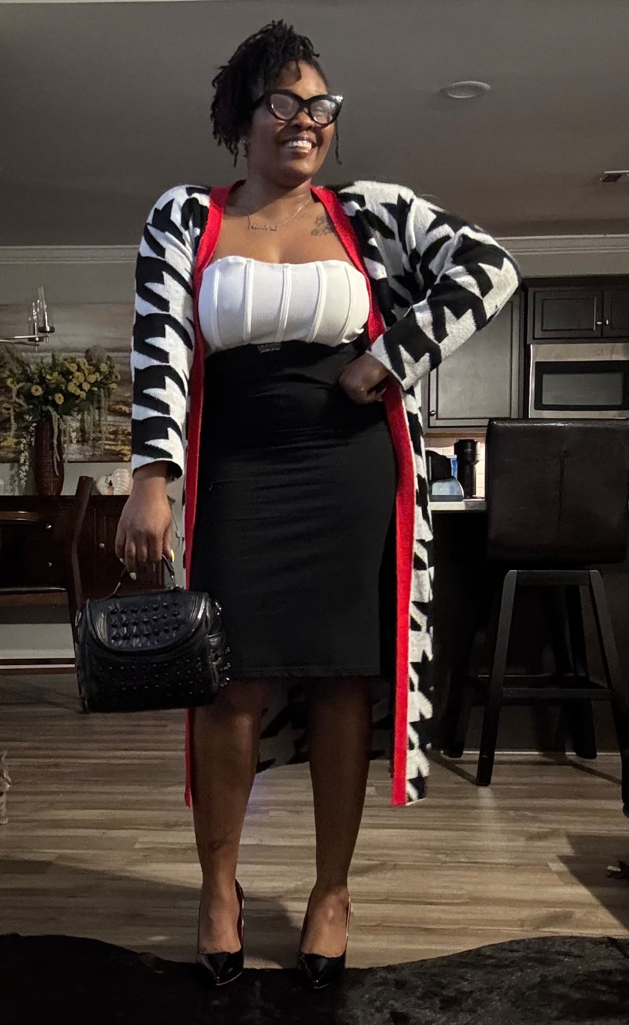 Cardigan Tube Top & Skirt are a L

#LTKStyleTip #LTKFindsUnder50 #LTKOver40