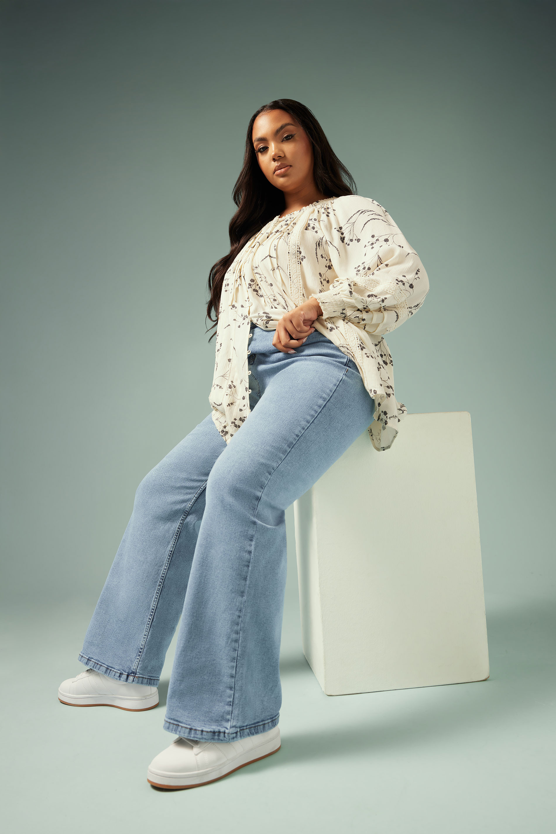 YOURS Plus Size Light Blue Wash Wide Leg Denim Jeans | Yours Clothing UK