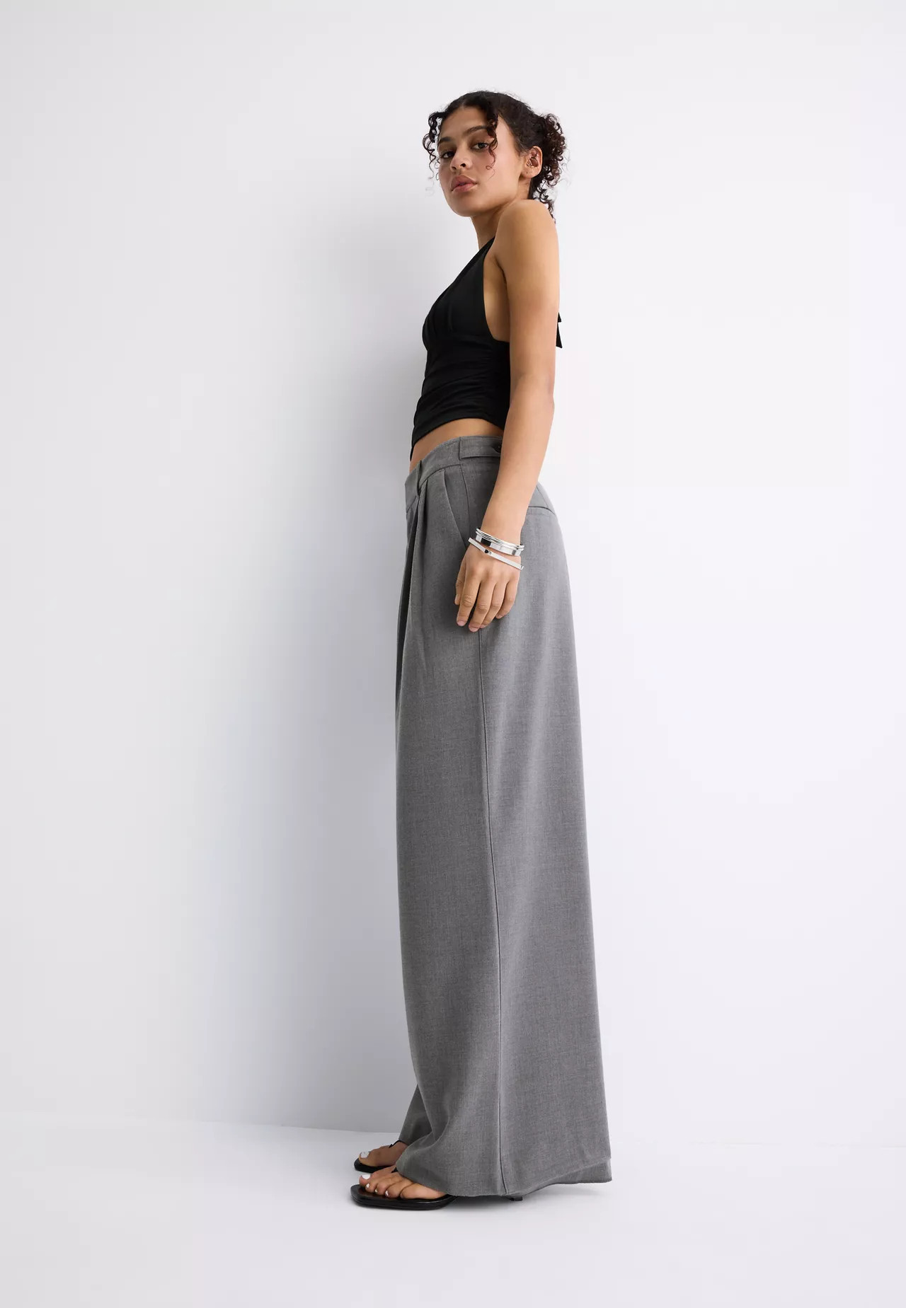 Superweit geschnittene, verstellbare Hose - Hosen f\u00fcr Damen | Stradivarius Deutschland | Stradivarius DE