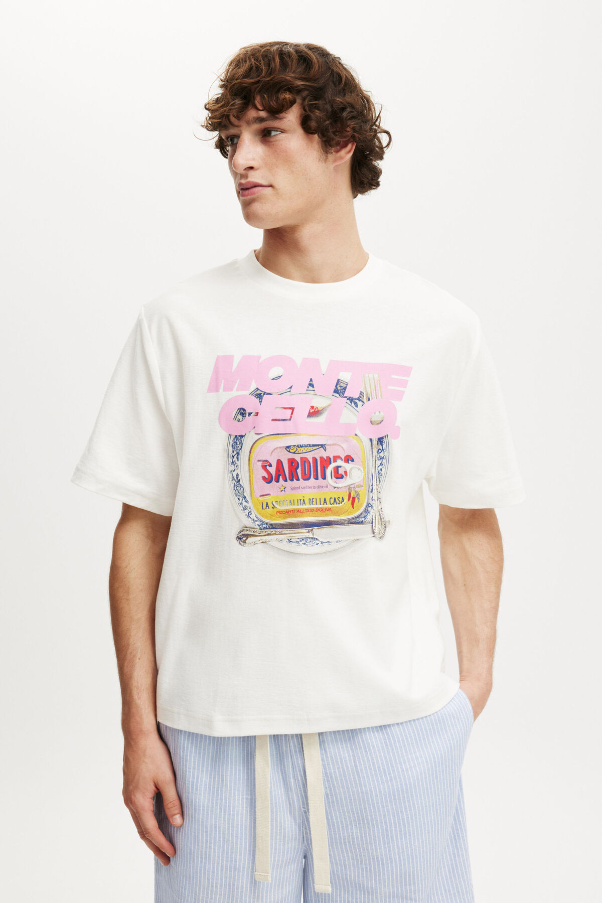 Cropped Fit Graphic T-Shirt | Cotton On (US)