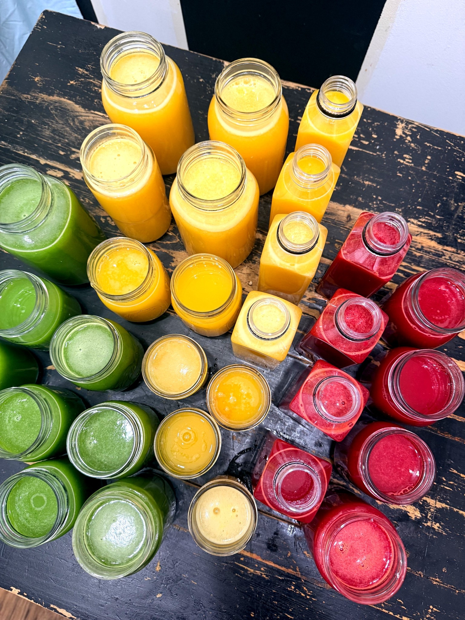 This year is all about easy + delicious juices 🧃
Simple recipes, fresh ingredients, and making wellness fit into real life. One juice a day can truly change how you feel — and it adds up faster than you think.
Who’s committing to daily juicing with me?

#JuiceEveryday #JuicingJourney #WellnessMadeSimple #HealthyLifestyle #DrinkYourFruits #JuiceGoals #JuicingWithPriiincesss #AtlantaBlogger #AtlantaContentCreator

#LTKHome #LTKselfcare #LTKfitnessgoals