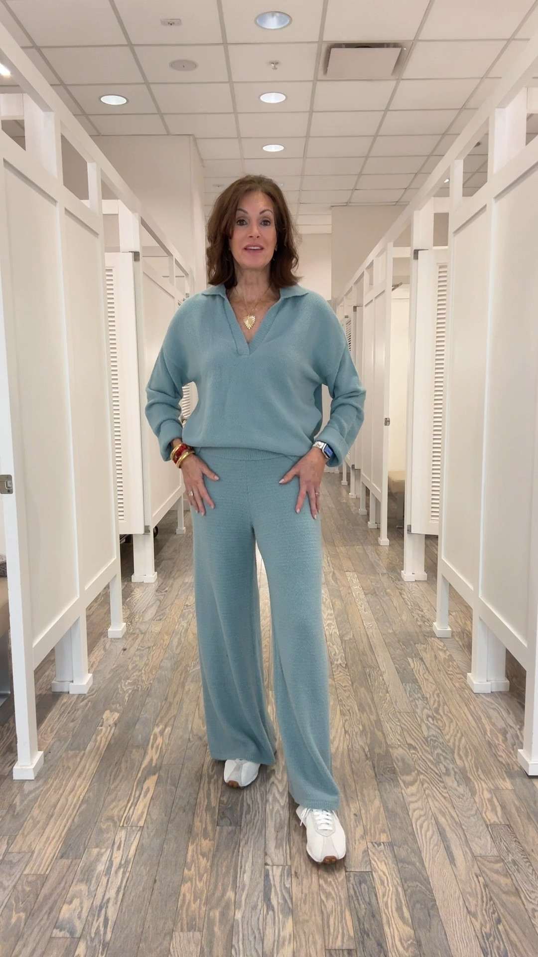 Sweater top and wide leg pants - medium 

#LTKMidsize #LTKTravel #LTKSaleAlert