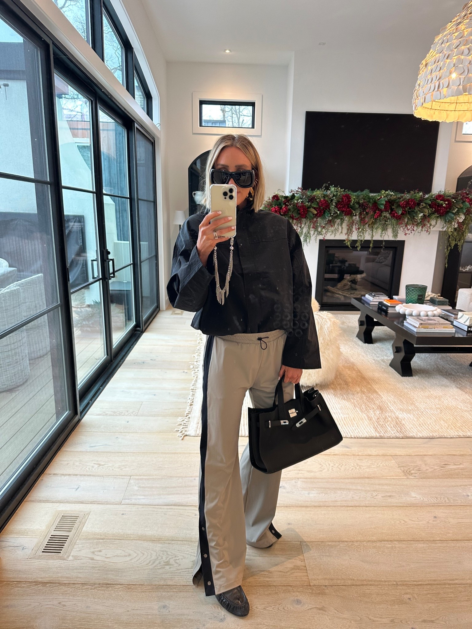 Perfect elevated casual look 🖤 wearing mediums 