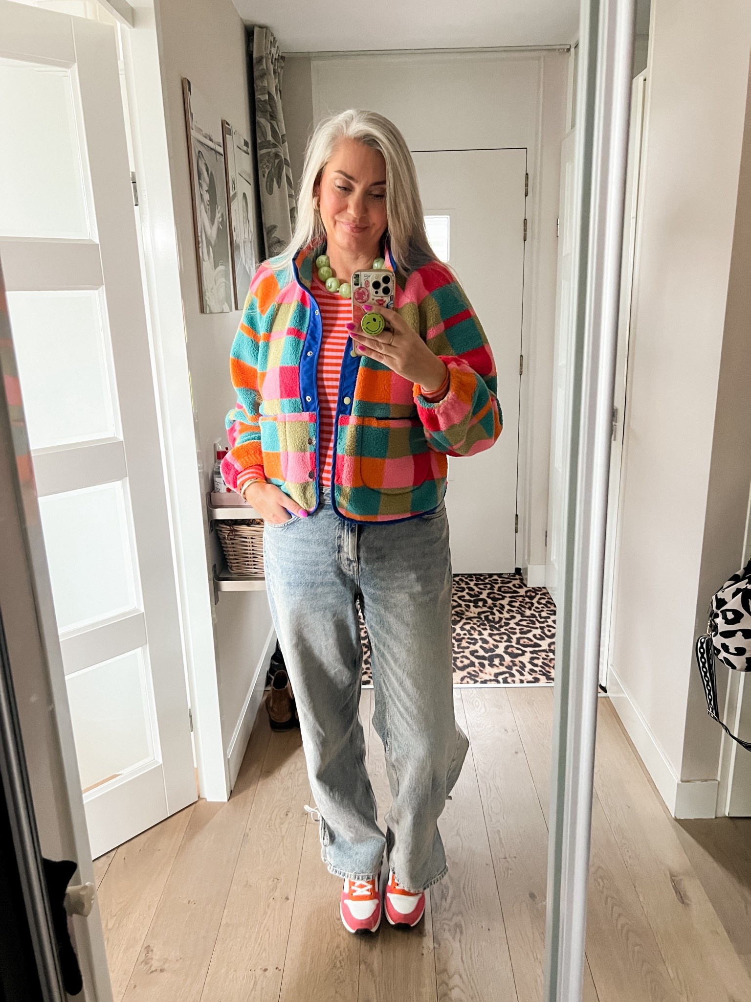 OOTD - Vrijdag. Geruit fleece jack (xl, had kleiner gekund), jeans van Shoeby (https://wehkamp-nl.mtpc.se/5947978), roze gesteeepte shirt (oud) groene ketting (Bijou Brigitte) en roze/oranje Skechers. 



#LTKeurope #LTKnederlands #LTKwinter
