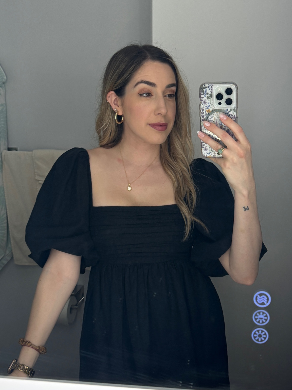 Discovered my mom has the best mirror for selfies 😂

I am now a forever Charlotte Tilbury foundation fan. ❤️ & my favorite dress is on SUPER SALE

#LTKHoliday #LTKBeauty #LTKStyleTip