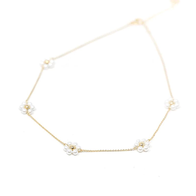 Pop of Pearl Daisy Necklace | The Sis Kiss