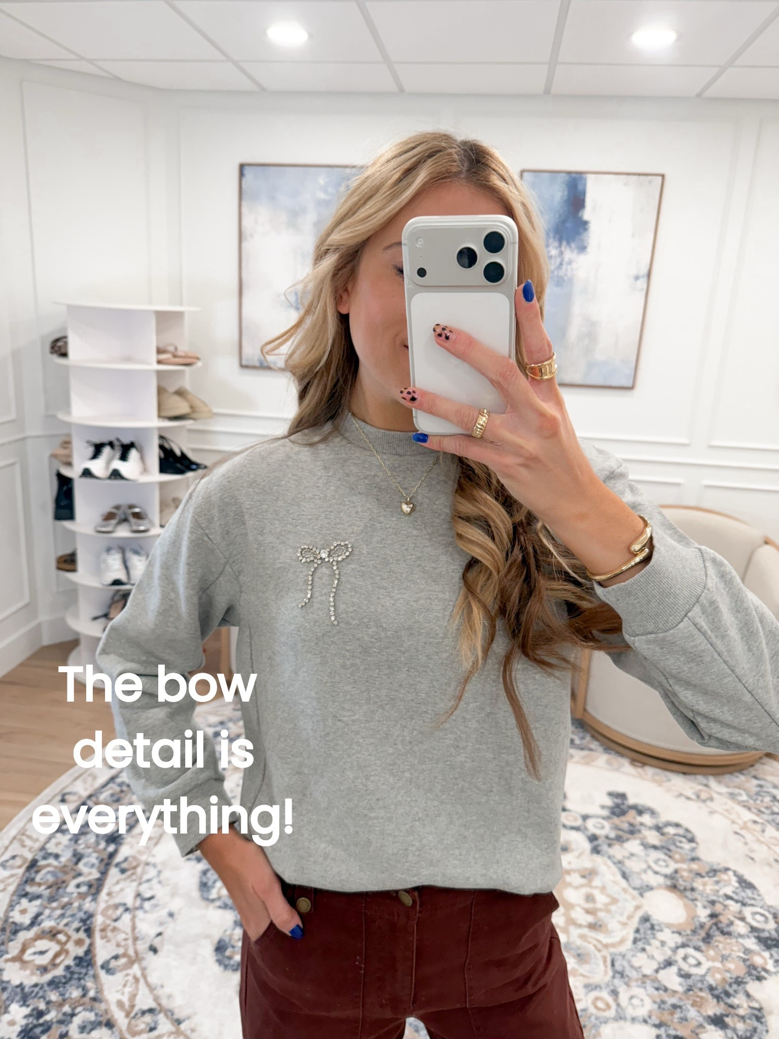 A tiny bow moment 🎀✨ This cozy sweatshirt is such a simple, feminine Target find — perfect for everyday wear and the holidays!

#LTKStyleTip #LTKFindsUnder50 #LTKHoliday