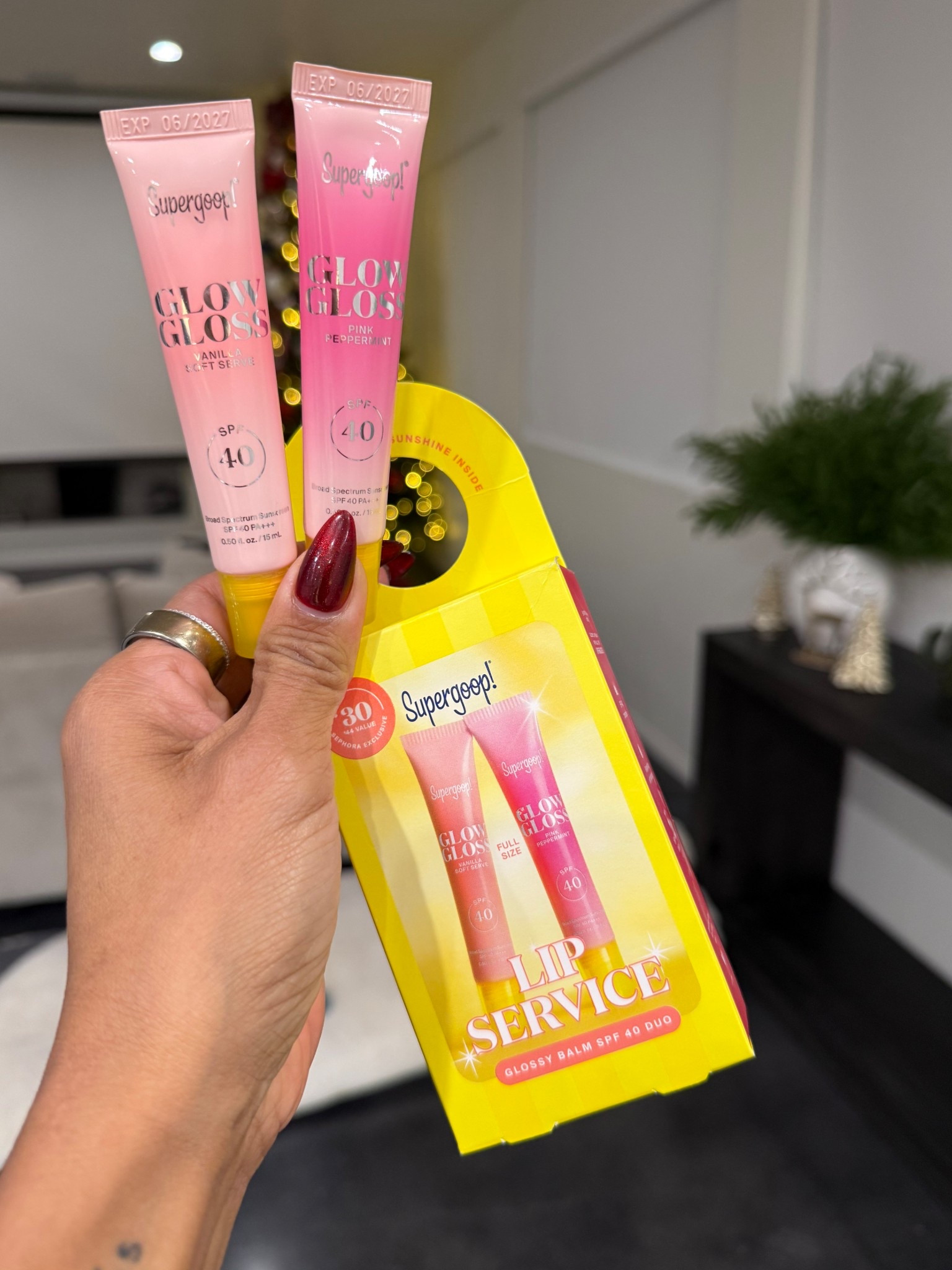 10/10 recommend this SPF40 lippy. Not sticky!!!! And they smell so yummy! 


#LTKBeauty