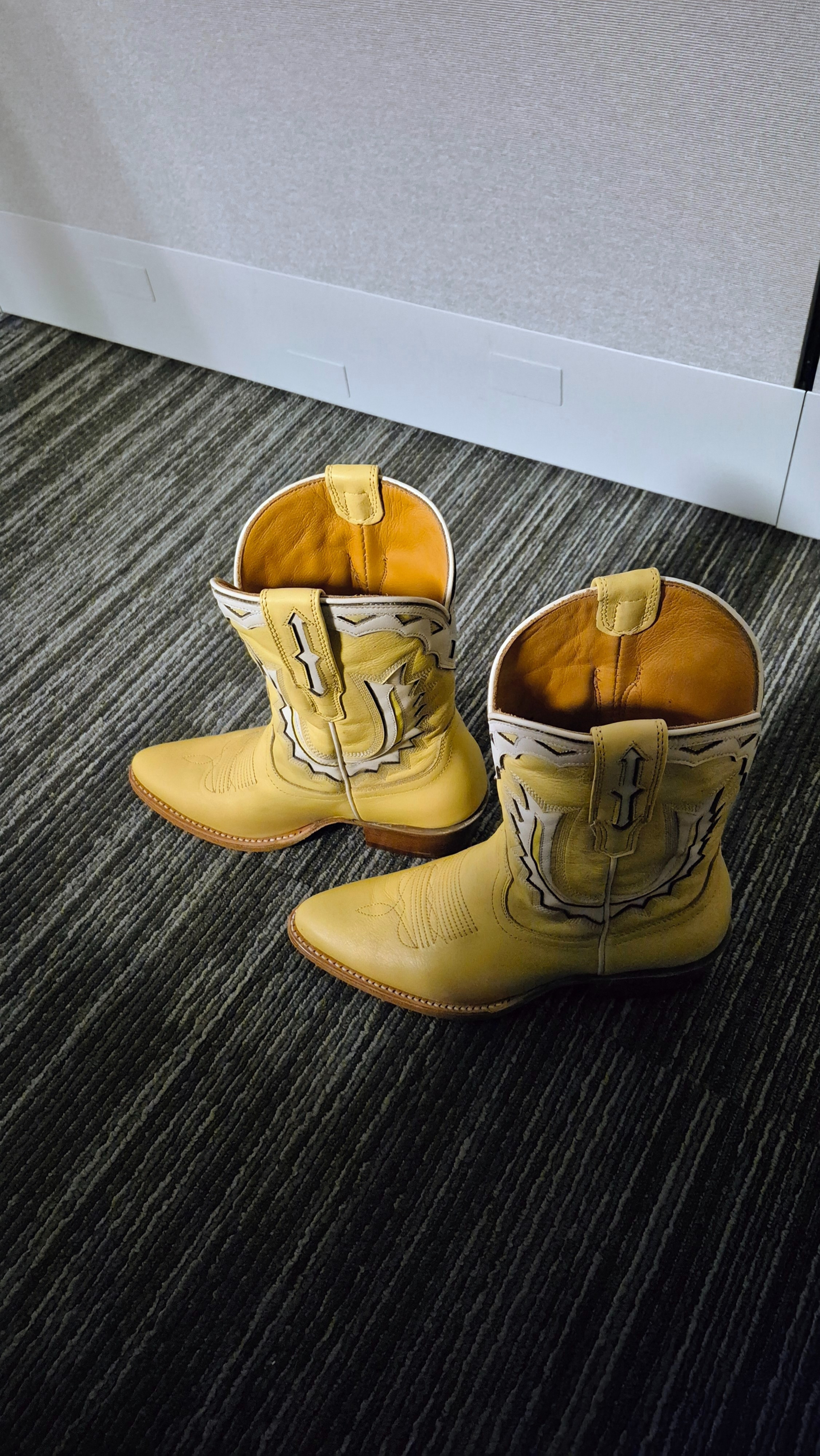 Obsessed with these! Perfect for Spring & Summer! Don't skip out on these, they won't last long!Western bootsSpring bootsSummer bootsCountry concerts 

#LTKootd #LTKU #LTKWorkwear