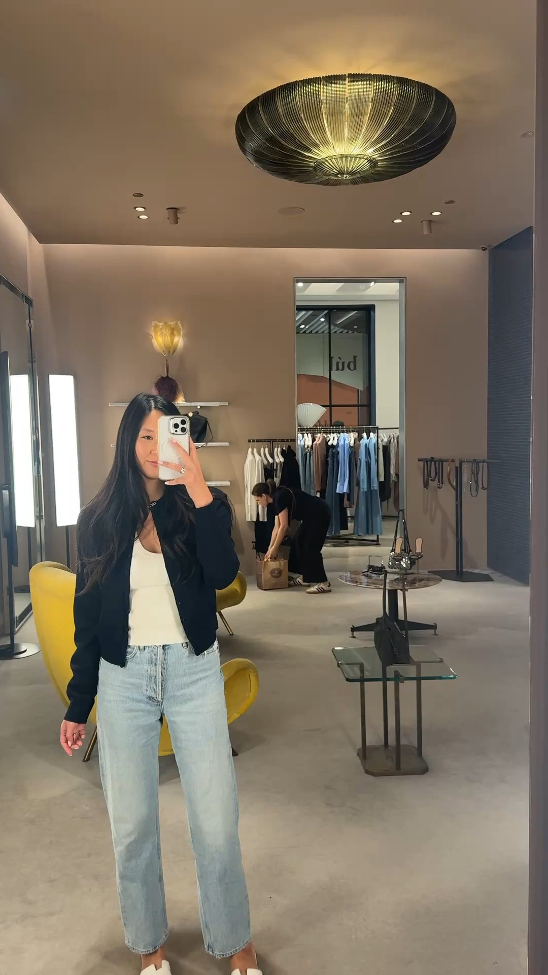 Cute crepe knit cardigan, would wear with a cotton tank top with skinny straps or a t shirt. I prefer this unbuttoned and it’s a cute alternative to a normal knit cardi! Staple wardrobe piece that is perfect with jeans, skirts or a white dress ❤️

Wearing side M, I prefer it not to be too fitted 