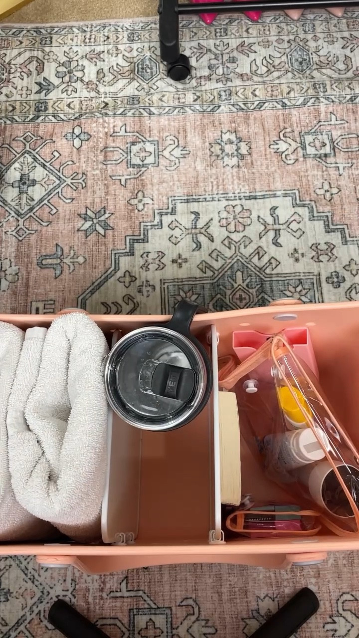 Beach bag on fleek! Do people still say that? I do t know, but my beach bag is awesome! 

#LTKfindsunder50 #LTKitbag #LTKVideo