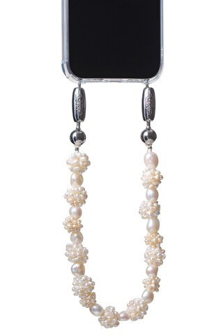 Ossa Cluster Pearl Wristlet in Ivory | FWRD 