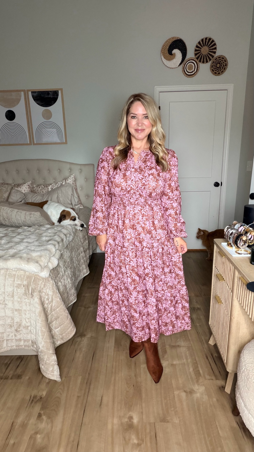 Size large
Boots tts 

#LTKMidsize #LTKPetite #LTKOver40