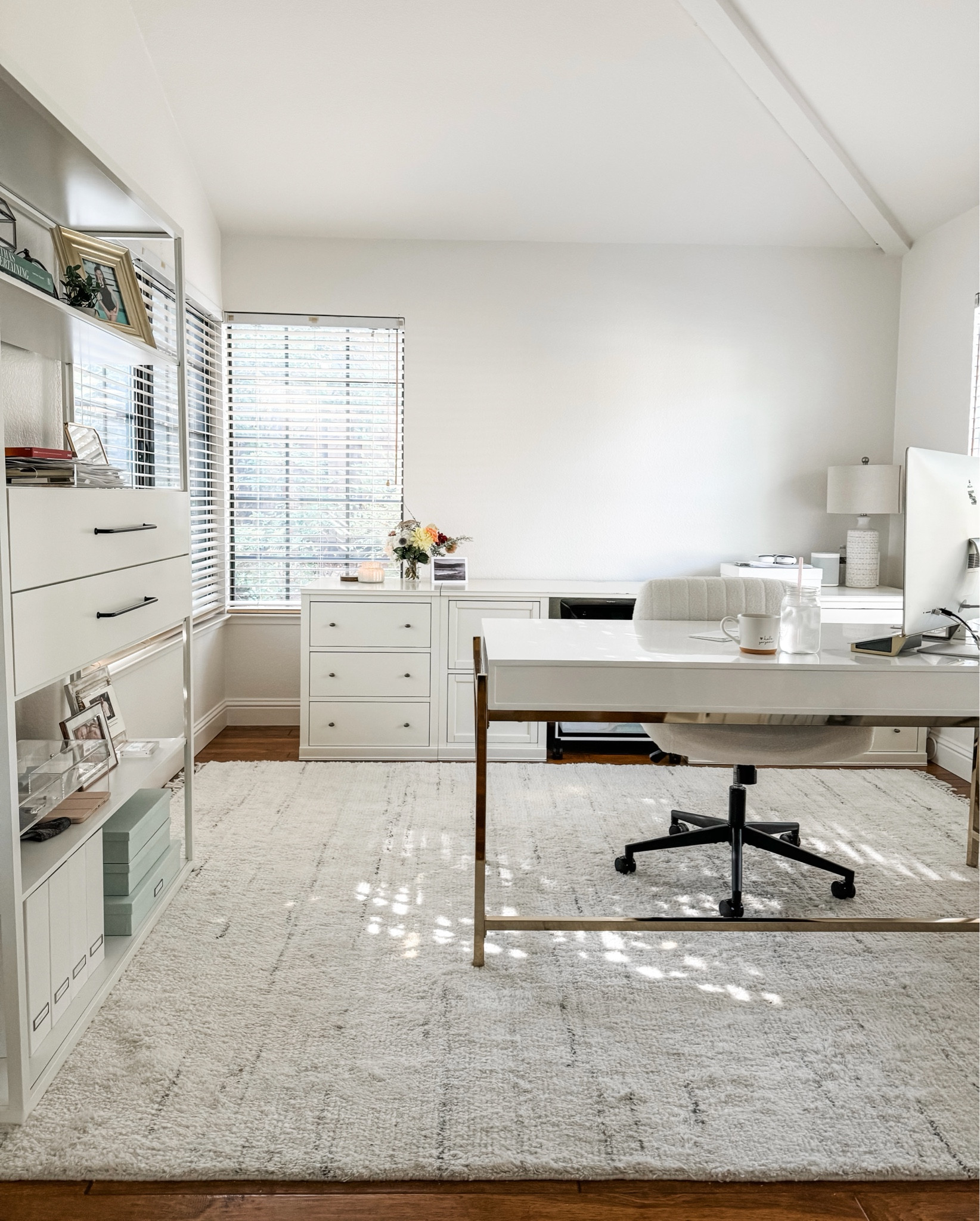 I LOVE office days! Need more of these…

#homeoffice #whiteoffice 

#LTKHome