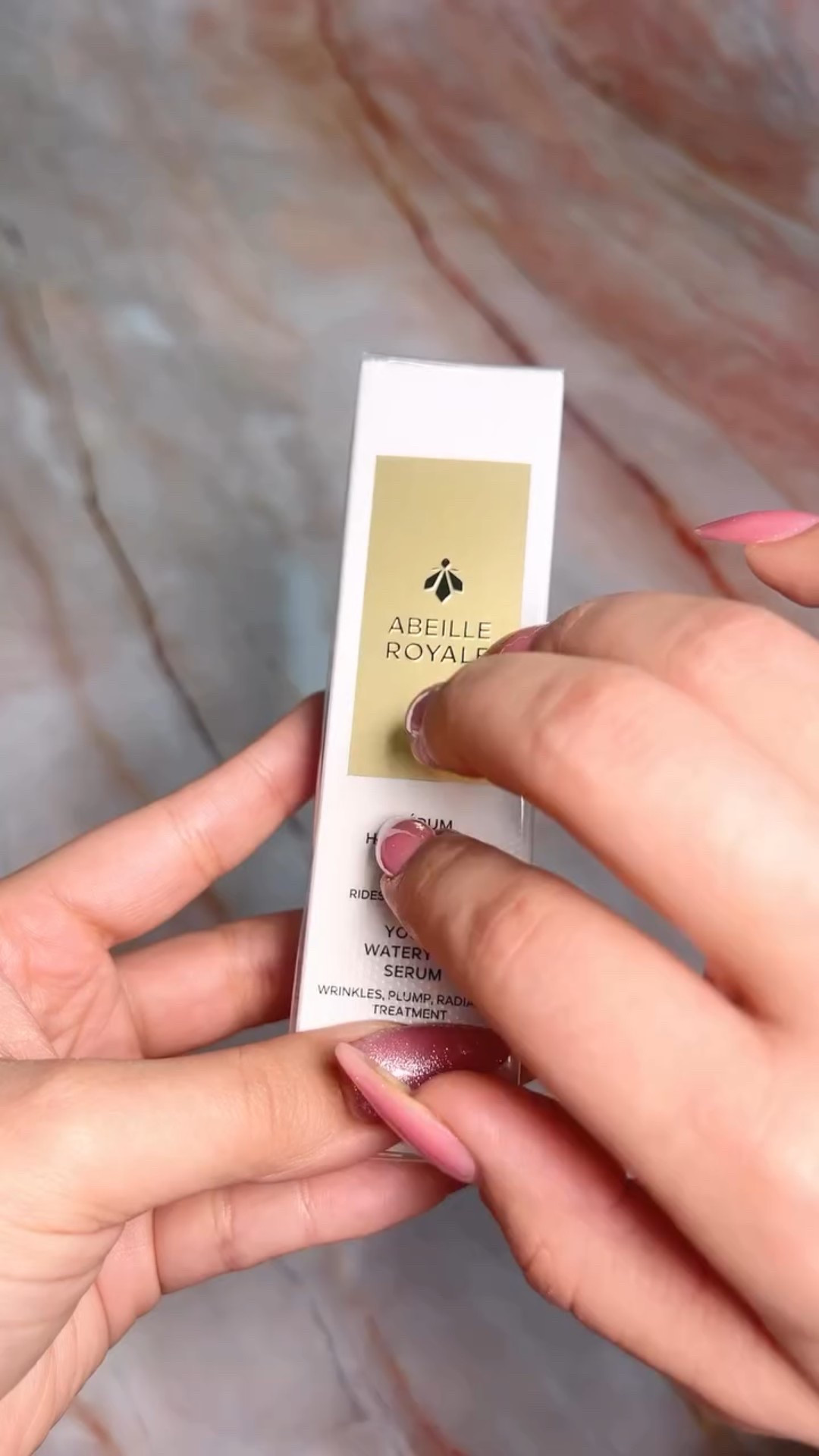 Just opened the new @guerlain Abeille Royale Youth Watery Oil Serum ✨🐝 What new serum are you adding to your collection? Drop your faves below!

#LTKbeauty #LTKcanada