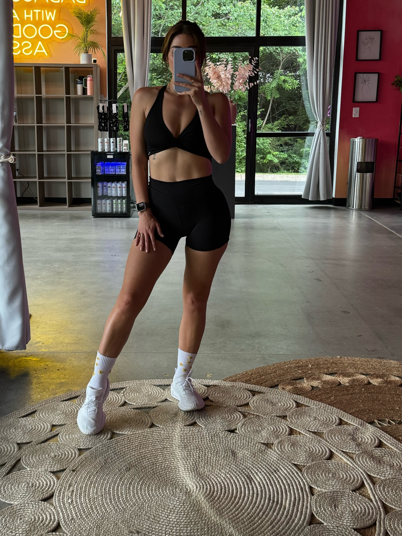 Yesterdays ootd 
Top: small
Bottoms: 4
Shoes: 8

#LTKFitness #LTKU #LTKActive