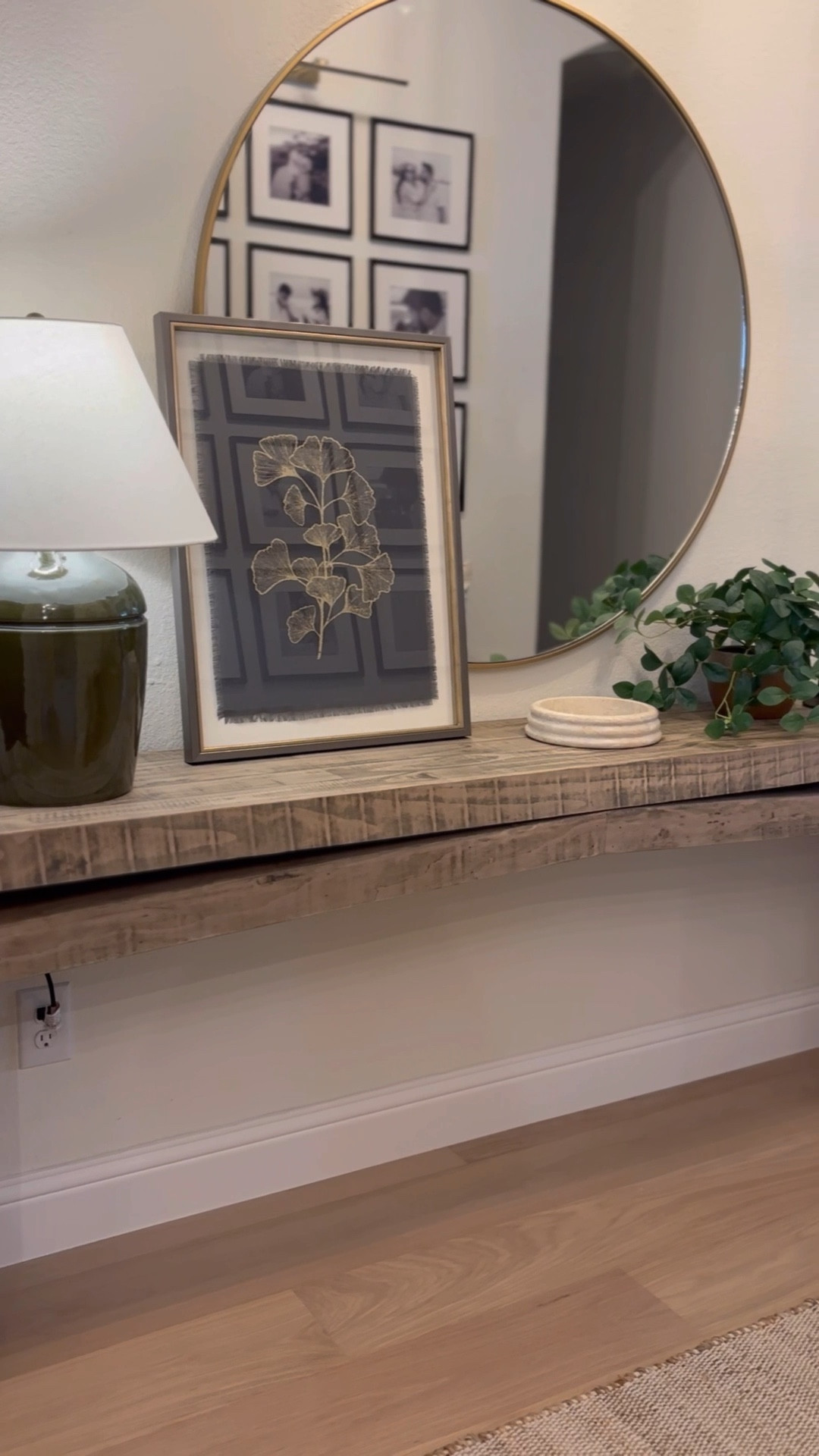 First impressions matter — and your entryway deserves a seasonal refresh 🍂 I styled this space with a
cozy bench, a gallery wall, and a beautifully layered console to create a warm welcome. The best part?
@wayfair’s Epic Fall Sale is here with up to 70% off + fast, free delivery on orders $35+. Tap to shop my
entryway picks and make your home ready for cozy season ✨
@wayfair #Wayfair #Ad #WayfairPartner #liketkit

#LTKFallSale #LTKHome #LTKSeasonal