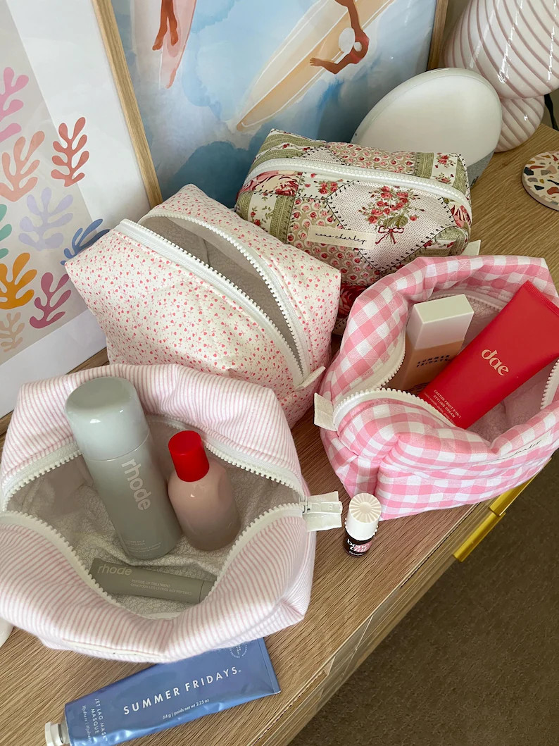 Quilted Makeup Bag / Cute Trendy Aesthetic Quilted Cosmetic Bag - Etsy | Etsy (US)