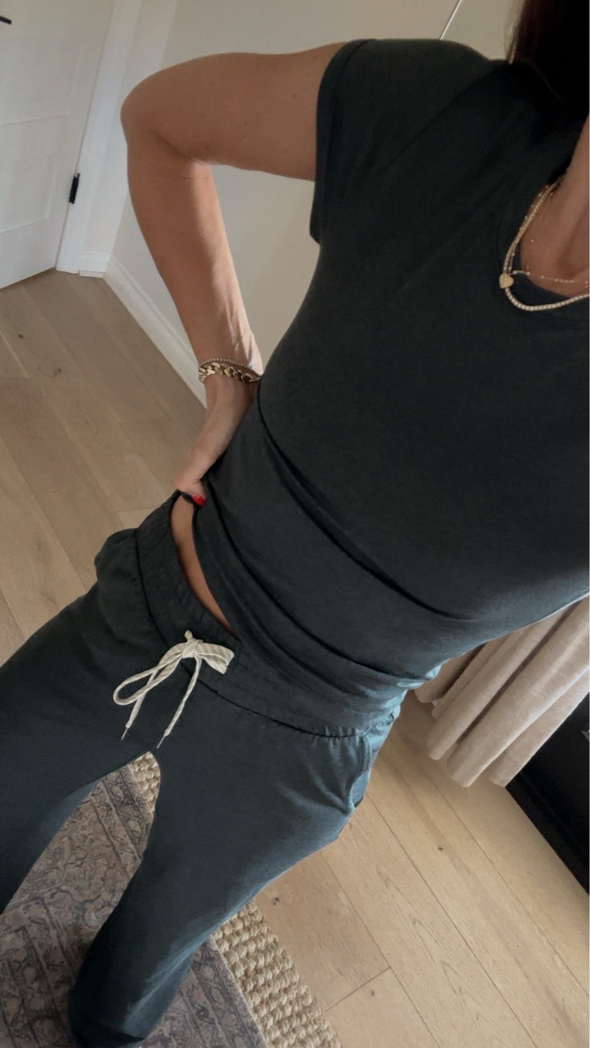 @Vuori just came out with this new Hemlock color, and I love it in two of my longtime favorites—the Halo Baby Tee and the Halo Essential Wideleg Pants. I’ve actually been wearing these pants for three years. They’re incredibly soft, but never stretch out, sag, or lose their shape throughout the day. They’re what I grab for traveling, the girls’ sporting events, or just everyday life—and everything is so easy to mix, match, and layer. #vuoripartner