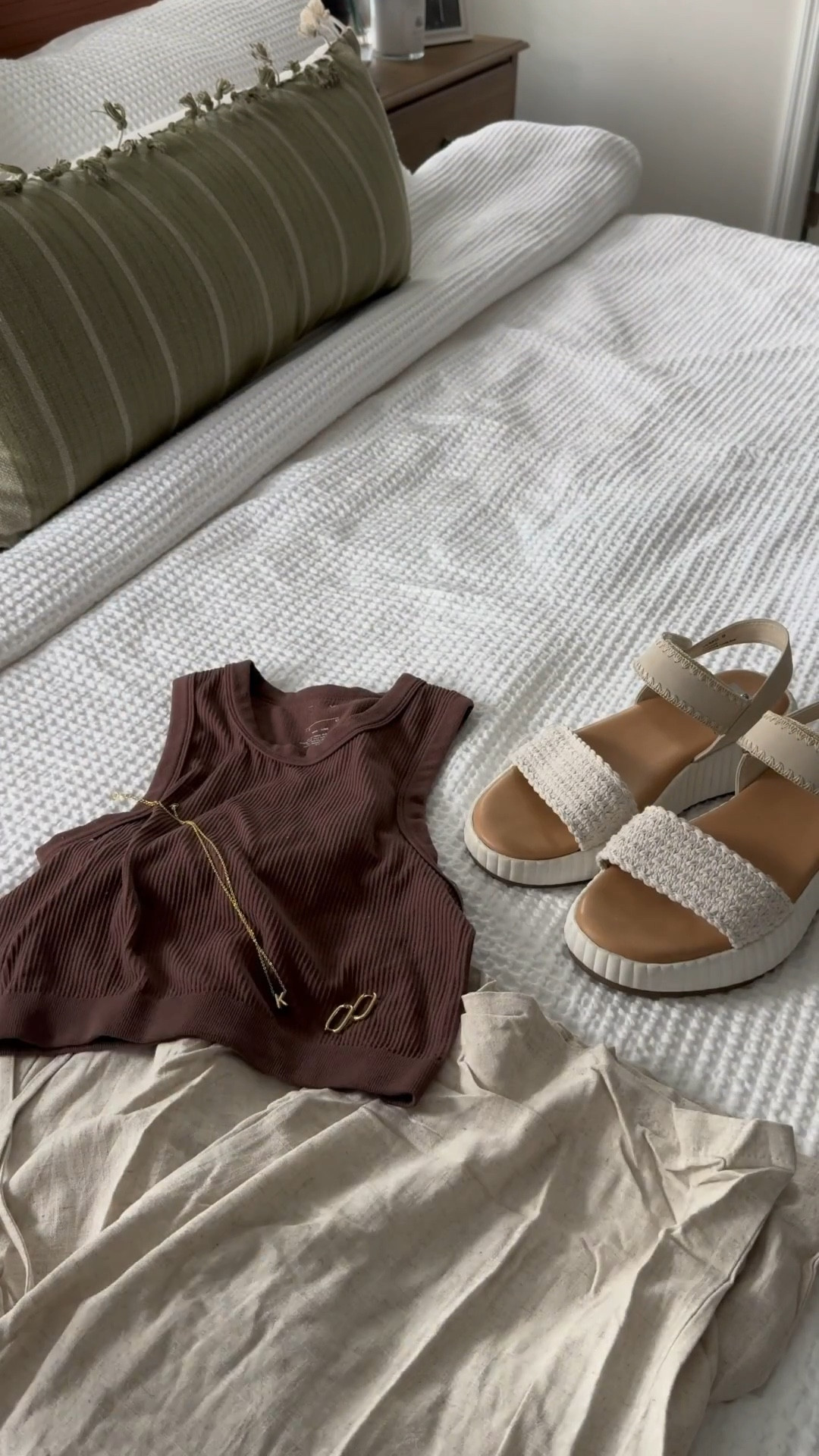 Serving effortless neutrals ✨ Styling this brown tank, breezy linen pants, gold jewels, and my go-to sandals for that chic, laid-back vibe. Minimal but never boring 🤎 #OOTD #NeutralStyle #LinenSeason #EverydayElevated

#LTKFindsUnder50 #LTKFindsUnder100 #LTKSeasonal