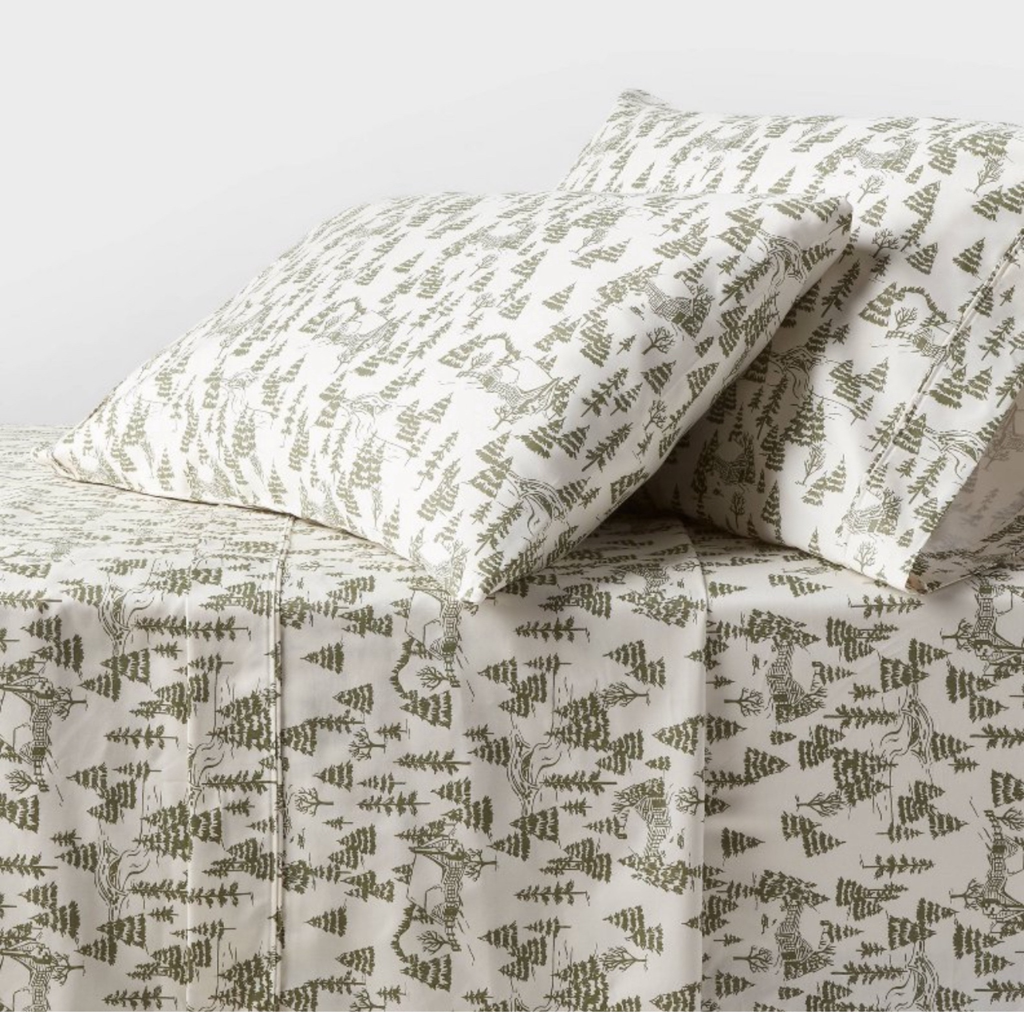 Christmas bed sheets 

#LTKHome #LTKSaleAlert #LTKHoliday