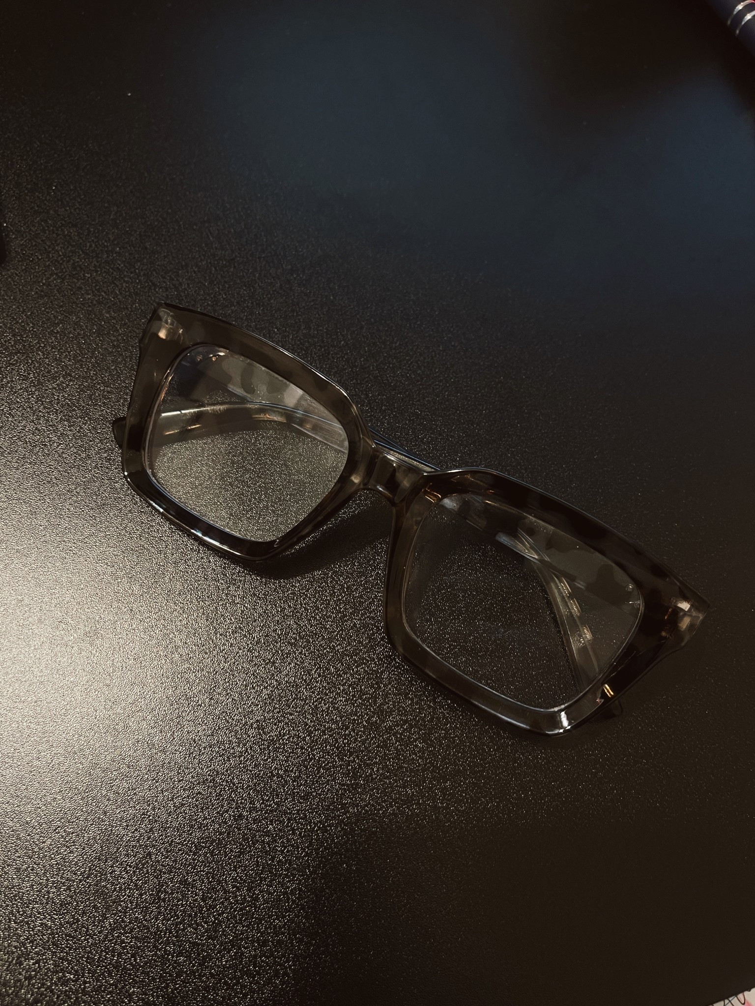 chic glasses 🤍

#LTKMidsize #LTKStyleTip #LTKPlusSize