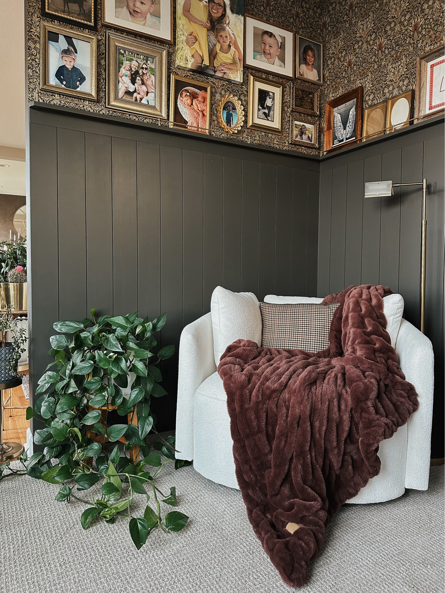 My office renovation is becoming more & more complete but I LOVE my oversized boucle swivel chair from @walmart, the softest/comfiest blanket from @lolablankets and my vintage inspired lamp from Amazon! 

Amazon Home
Walmart Home
Lola Blankets


#LTKstyletip #LTKhome #LTKGiftGuide