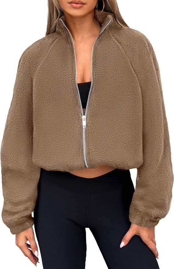 PRETTYGARDEN Womens 2025 Winter Fleece Sherpa Jacket Trendy Long Sleeve Zip Up Cropped Warm Coat ... | Amazon (US)