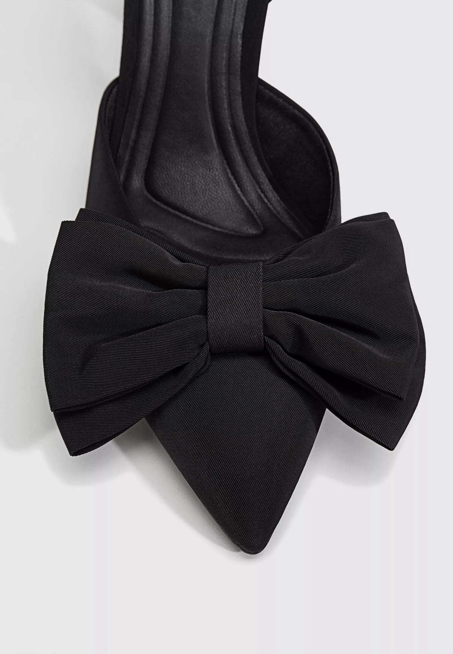 Satin bow - Women's fashion  Stradivarius United Kingdom