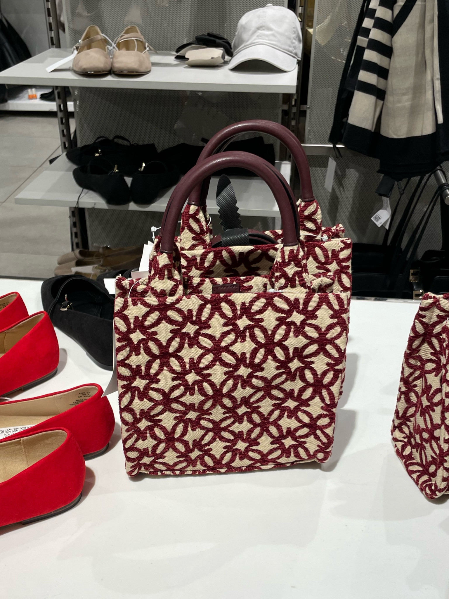 Add this crossbody bag to your Fall wardrobe 😊💕

#LTKFallSale 

#LTKHoliday #LTKItBag #LTKCyberWeek