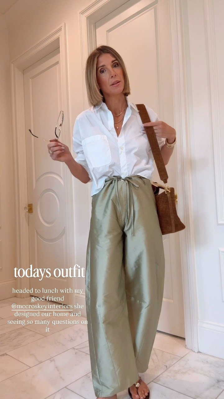 Todays outfit. 

Wearing size xs/ small in my top
Wearing size 1 in my bottoms