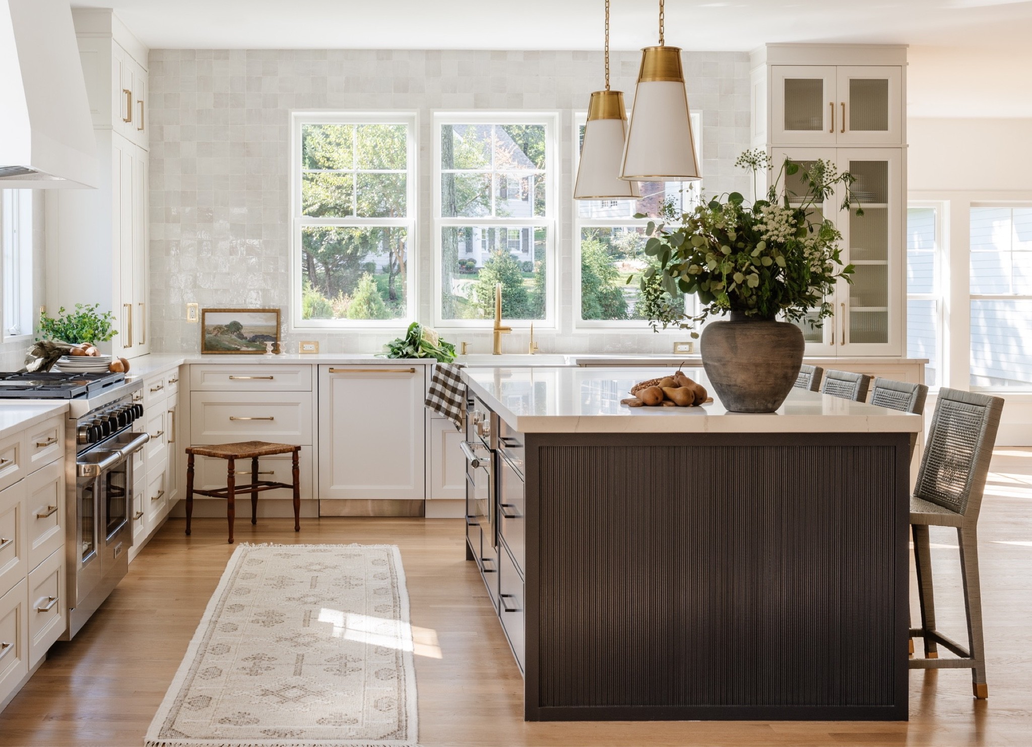 kpd the daily dose: shop this kitchen 
design: @mif_designs
📷: @lindapordonphotography 

#LTKhome #LTKstyletip