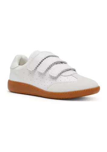 MOMENTUM Sneakers | Belk