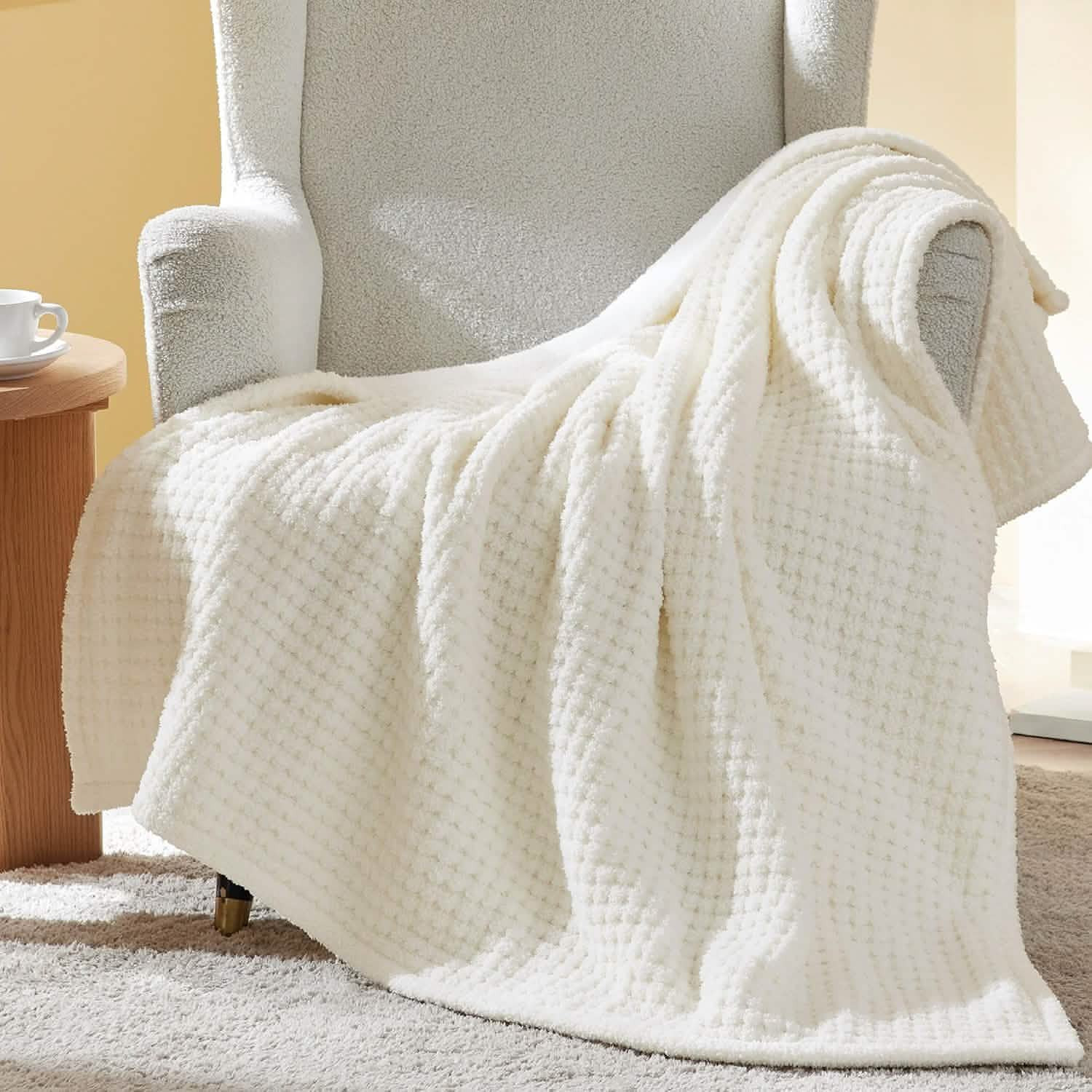 Bedsure Ultra-Soft Double Side Yarn Sherpa Blanket | Bedsure
