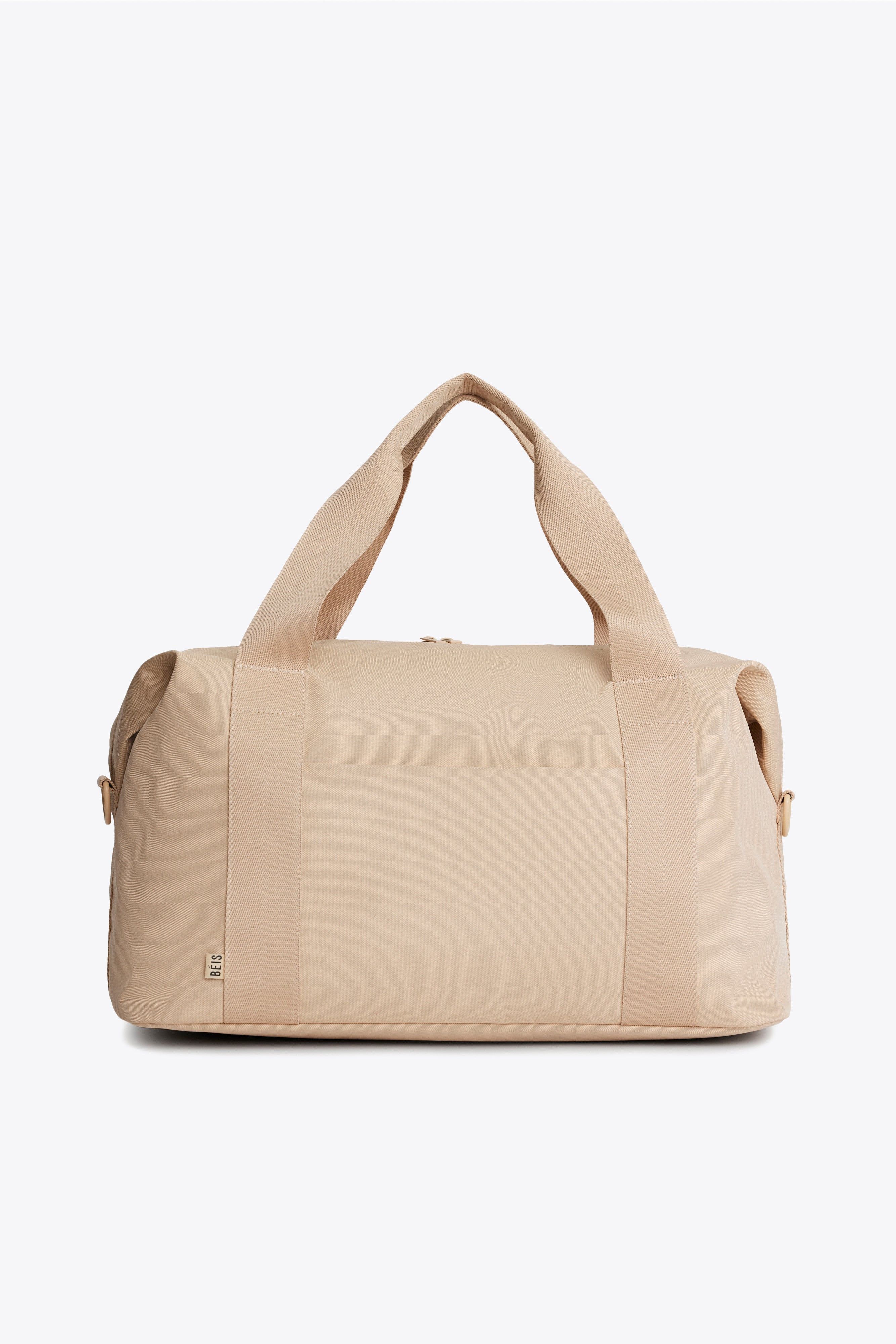 BÉIS 'The BEISICS Duffle' in Beige - Large Travel Duffle Bag in Beige | BÉIS Travel
