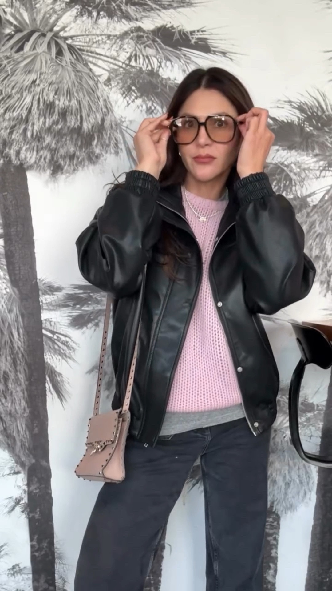 A cute outfit and a sweet treat always make the day better☕️🍪⁠
⁠
I added a little pop of pink to this look with a cozy sweater and kept the rest simple and chic✨