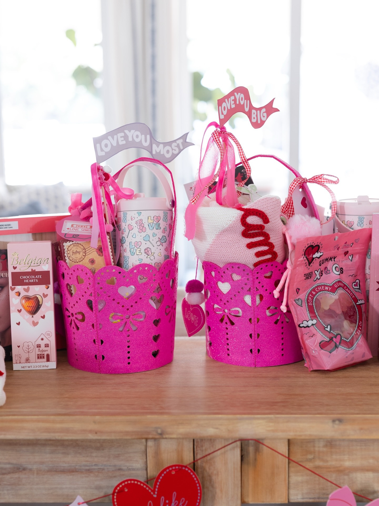 Late, but couldn’t pass up sharing the girls’ love baskets this year 💕 

Baskets: @target 
Printable Tags: @the.lettervee 

#valentinesday #kidsvalentines