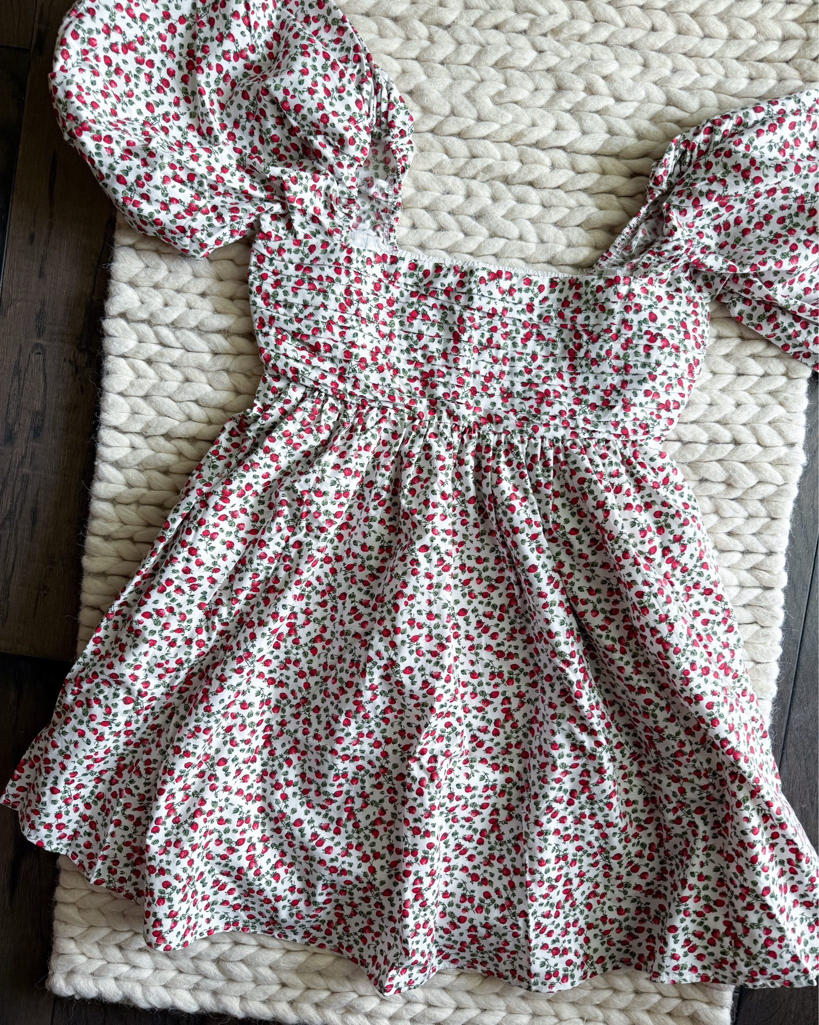 Strawberry print perfection. This Abercrombie dress has a stretchy smocked top, puff sleeves, & the cutest berry pattern. I got a small petite since XS tall was sold out—it’s a little short & roomy up top, so I’ll probably wear it more like a tunic with shorts or styled over a skirt. Light, breezy, & easy to wear. Comes in several different colors/patterns. 

abercrombie strawberry print dress – summer mini dress – smocked puff sleeve dress – petite strawberry dress – berry print tunic – summer garden party outfit – fruit print dress – casual summer dress – feminine summer style – abercrombie dresses 2025 – lightweight summer outfit – puff sleeve dress trend – picnic outfit idea – ltk summer dress pick – strawberry print outfit

#LTKActive #LTKU #LTKStyleTip