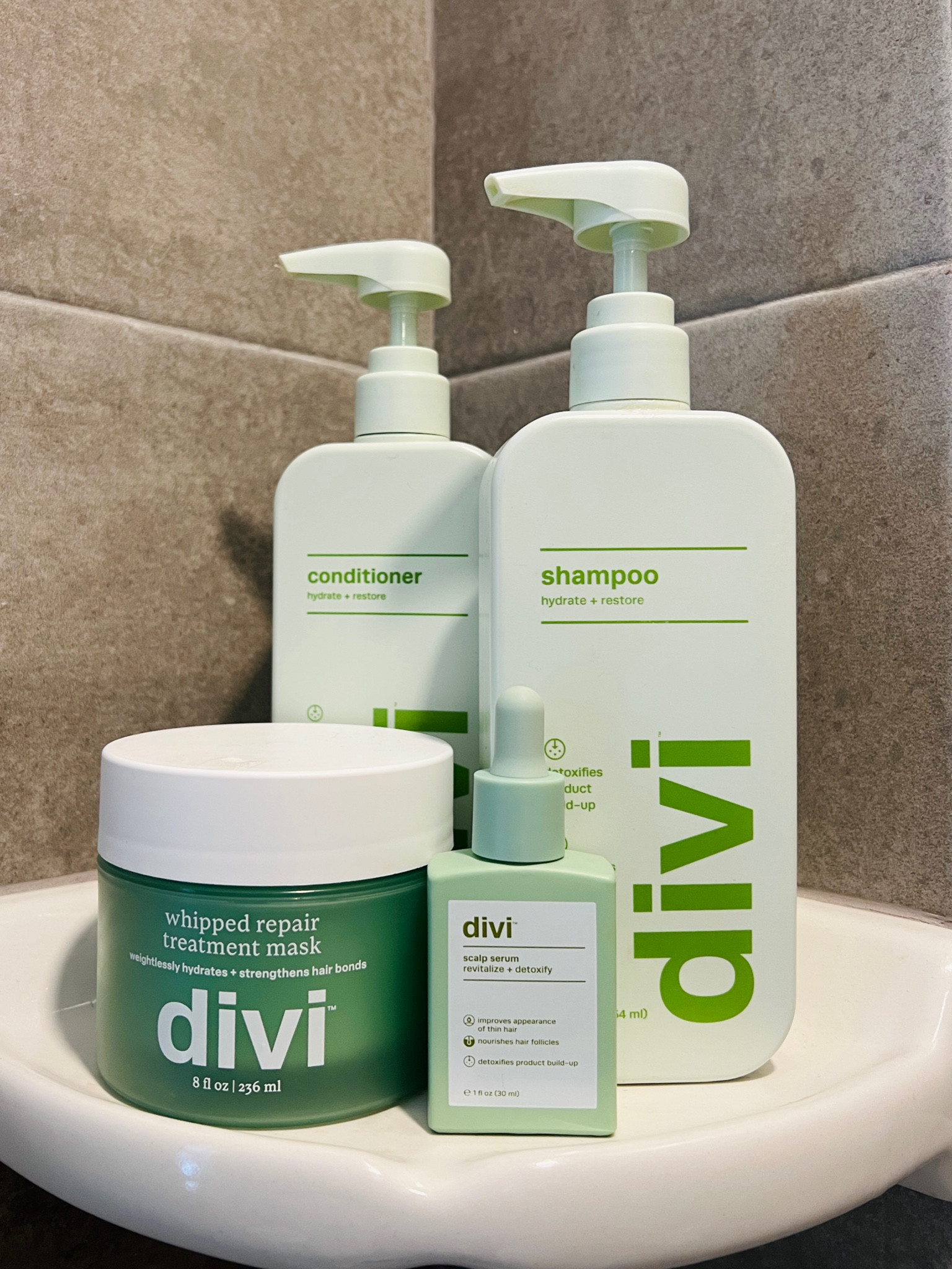 20% off coupon the best shampoo/conditioner set through @amazon & free gift with purchase through @ulta 💚

#LTKFindsUnder50 #LTKSaleAlert #LTKBeauty