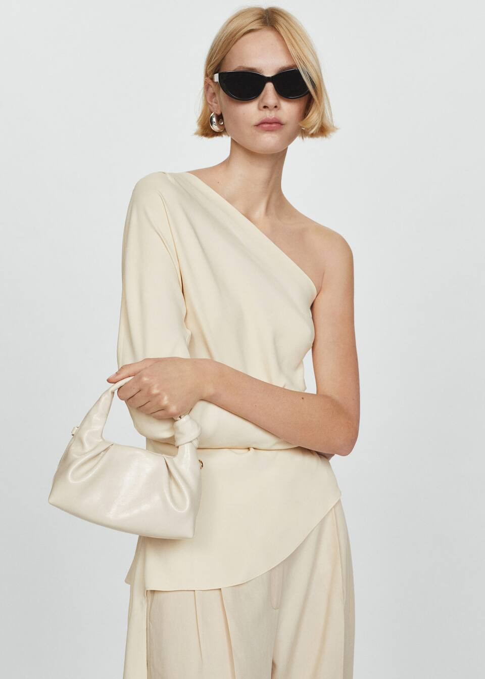 Chain mini bag -  Women | Mango USA | MANGO (US)